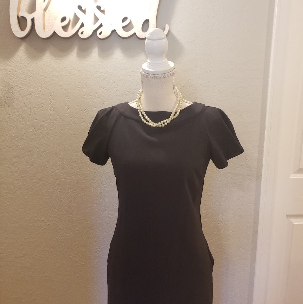 Casual or dressy Gap dress with pockets!